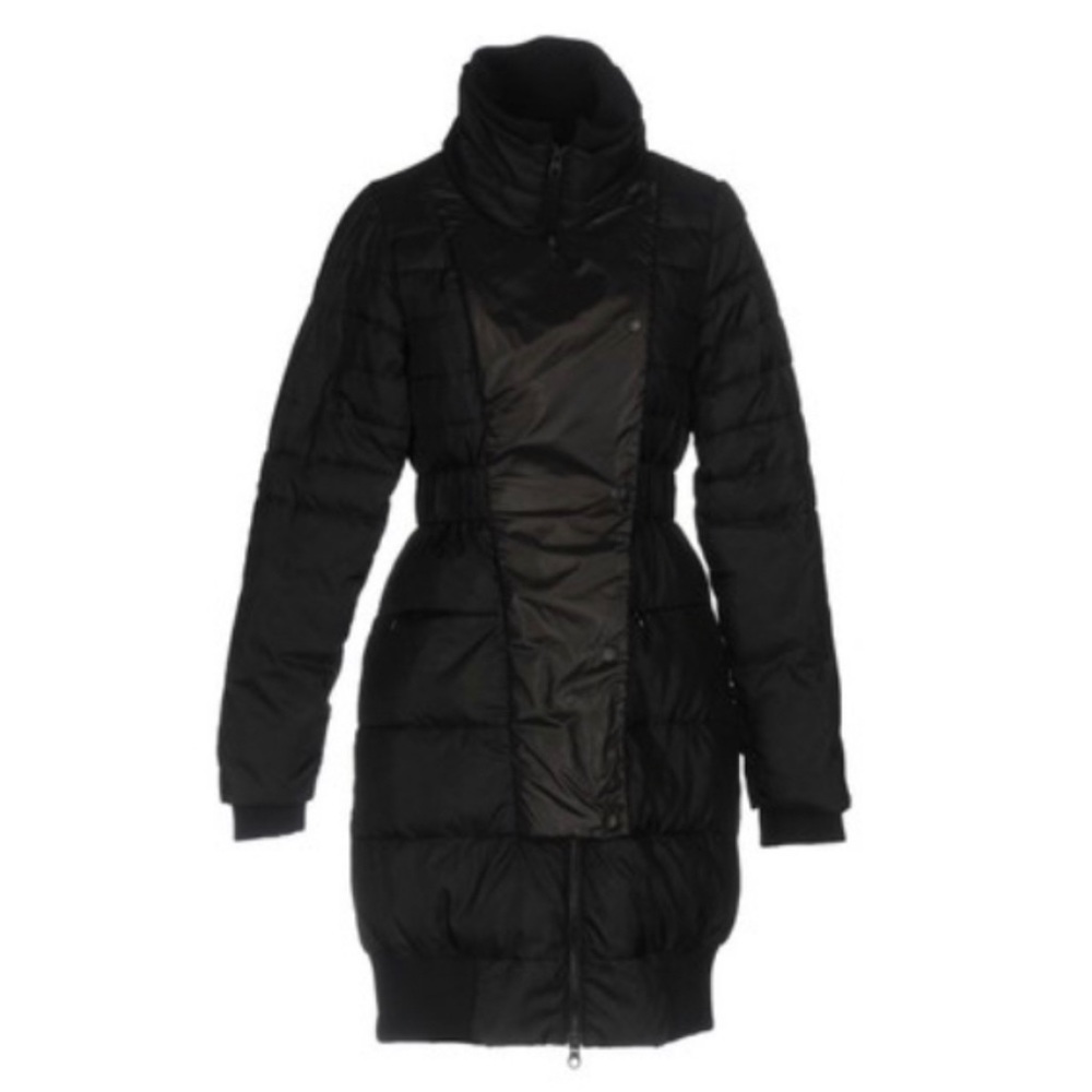 PIANURASTUDIO
Black Jacket Small(6)